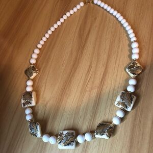 VINTAGE JAPAN WHITE BEAD YELLOW AND GOLD TONE BEAD‎ STATEMENT NECKLACE